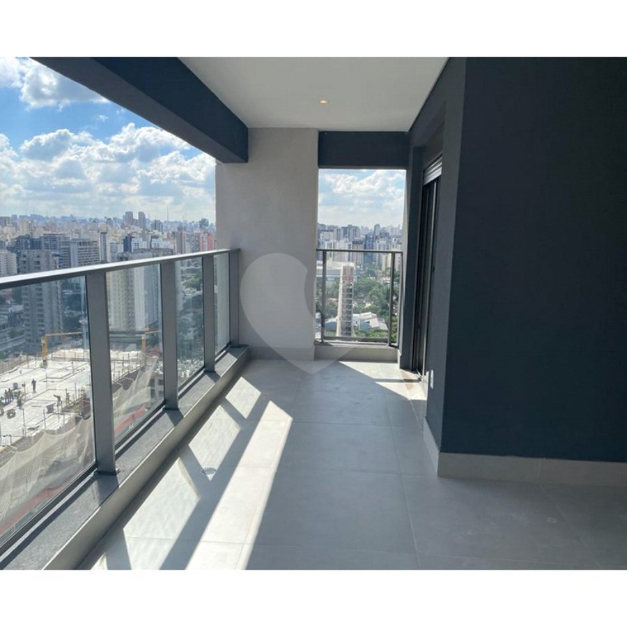 Apartamento à venda com 3 suítes em Campo Belo, São Paulo, SP