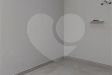 Sobrado à venda com 3 quartos, sendo 1 suíte,  em Jardim Regis, São Paulo, SP