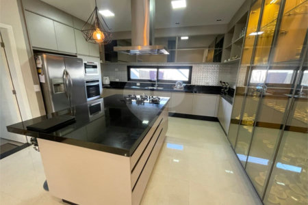 Casa à venda com 3 suítes no condomínio Mônaco, São José dos Campos - SP