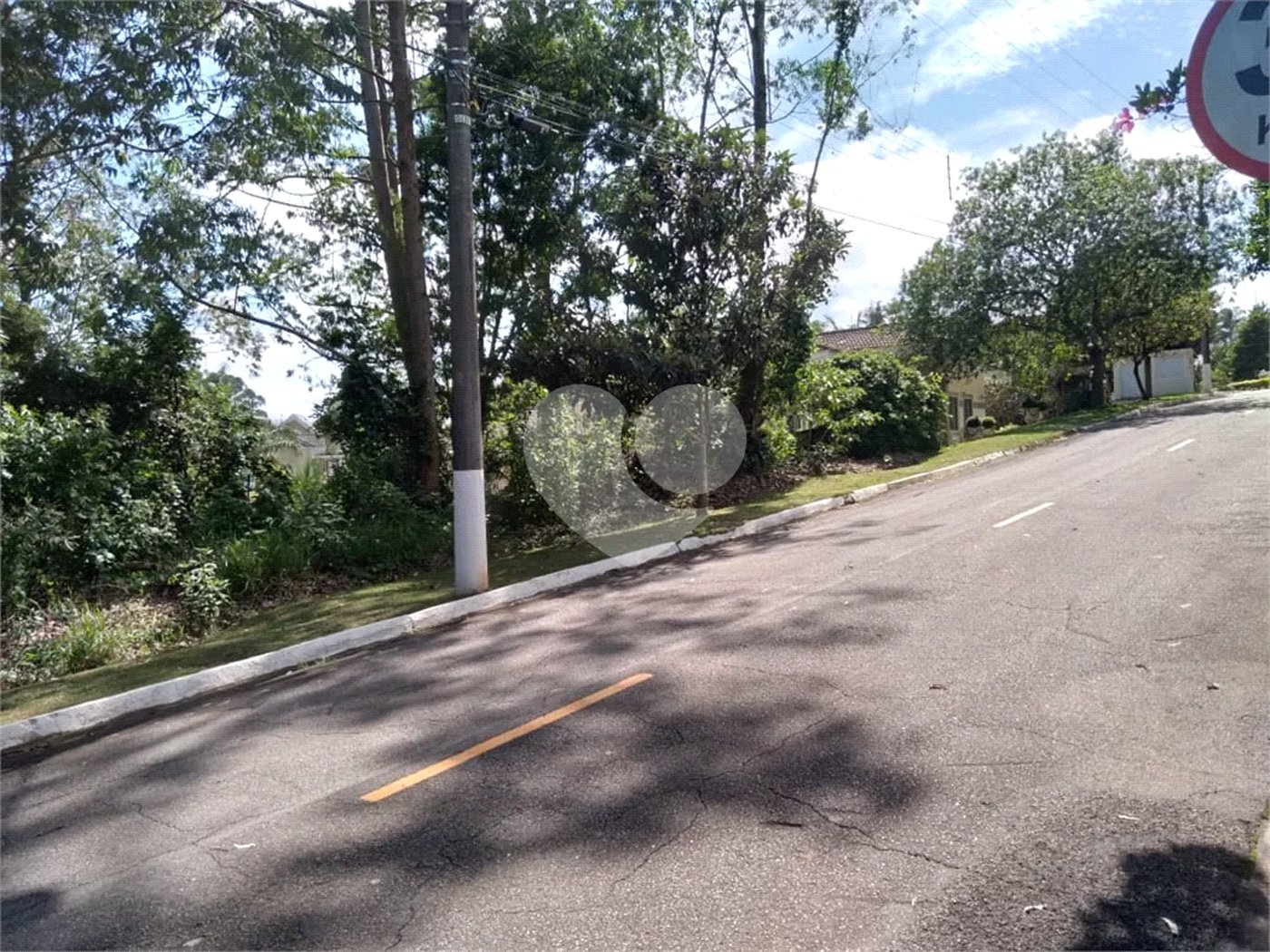 Terreno à venda no condomínio Suíça da Cantareira, Mairiporã - SP