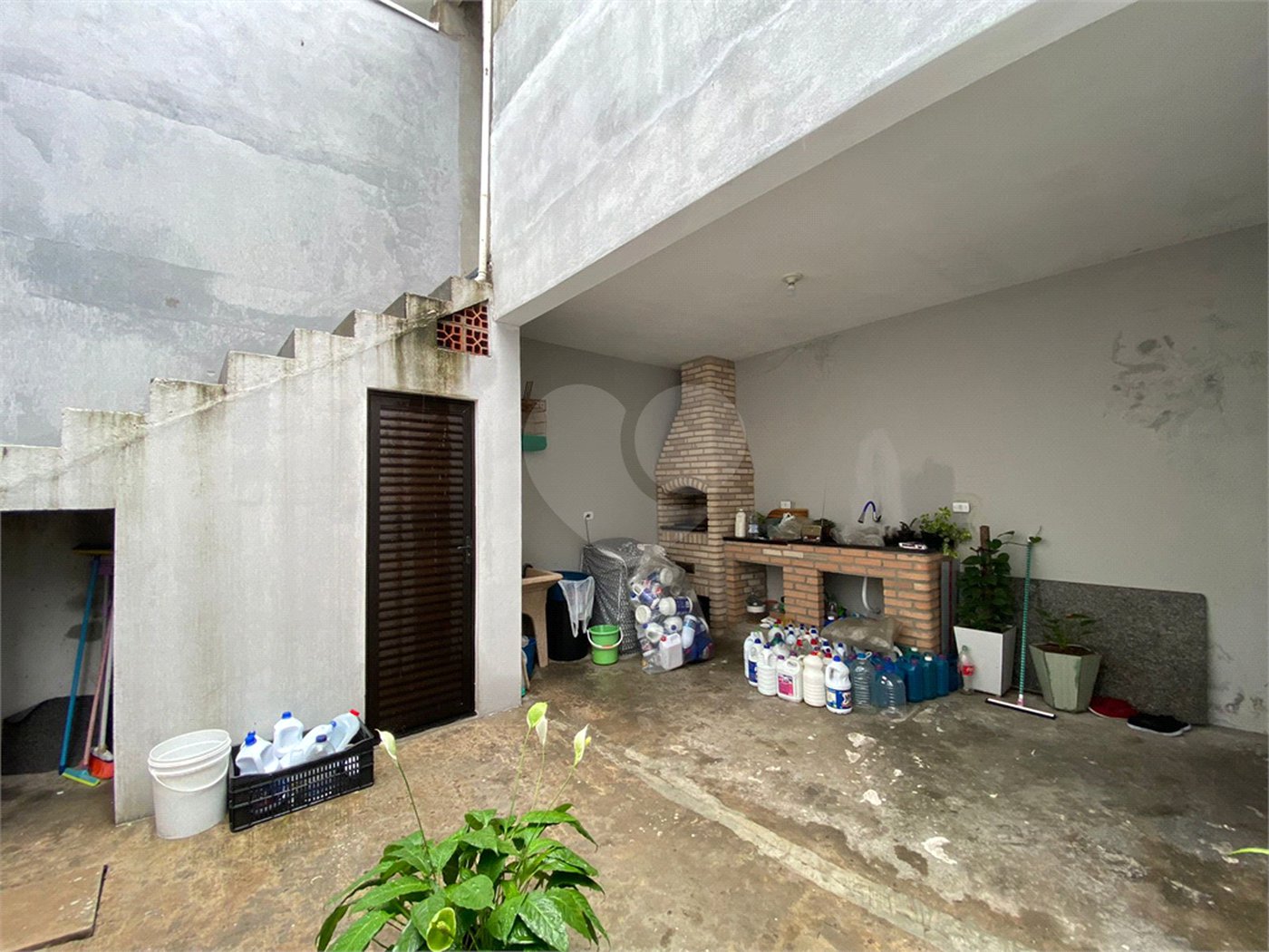 Sobrado à venda com 3 quartos, sendo 1 suíte, em Jardim Quaresmeira II, Suzano, SP