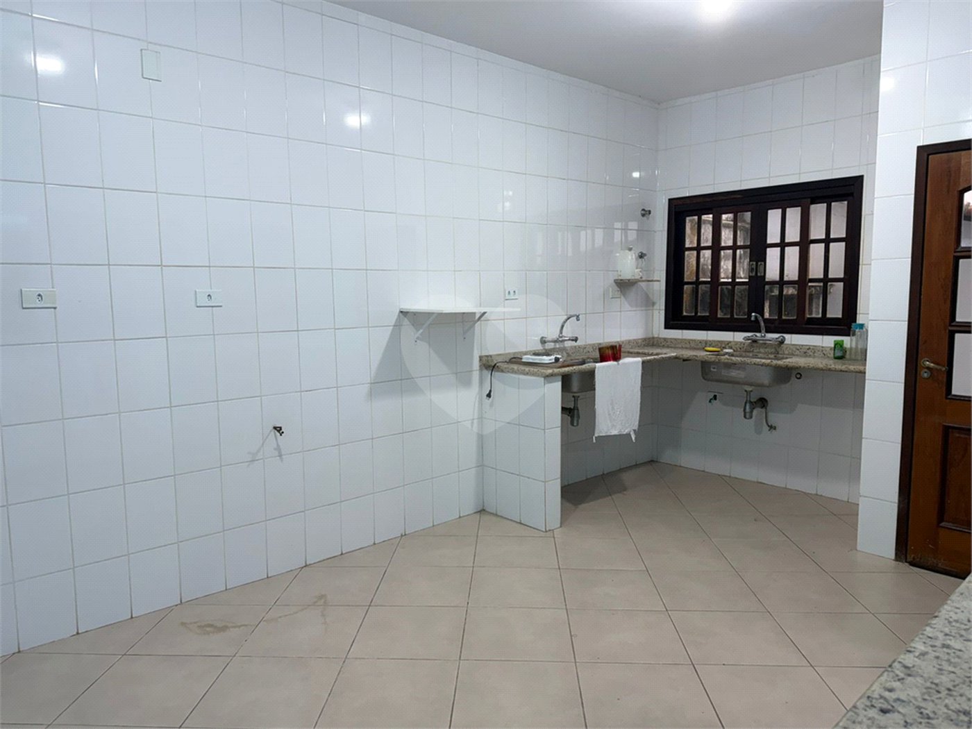 Casa à venda com 3 quartos, sendo 1 suíte, em Chácara Primavera, Suzano, SP