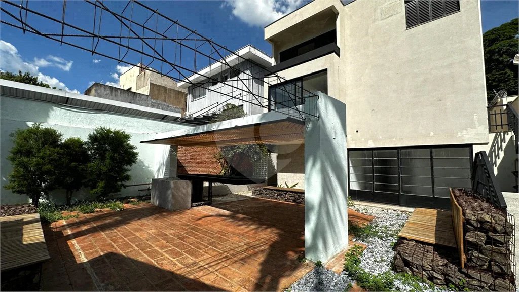Casa Comercial disponível para venda e locação no Bairro Cidade Jardim em Piracicaba - SP.