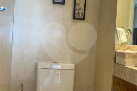 Apartamento na Mooca com 204 m² com vista maravilhosa, sendo 3 suítes e 4vagas.