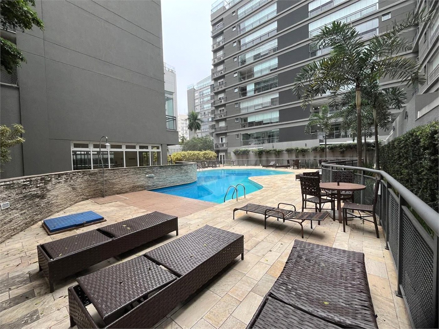 Apartamento á venda com 200m² - Bosque da Saúde