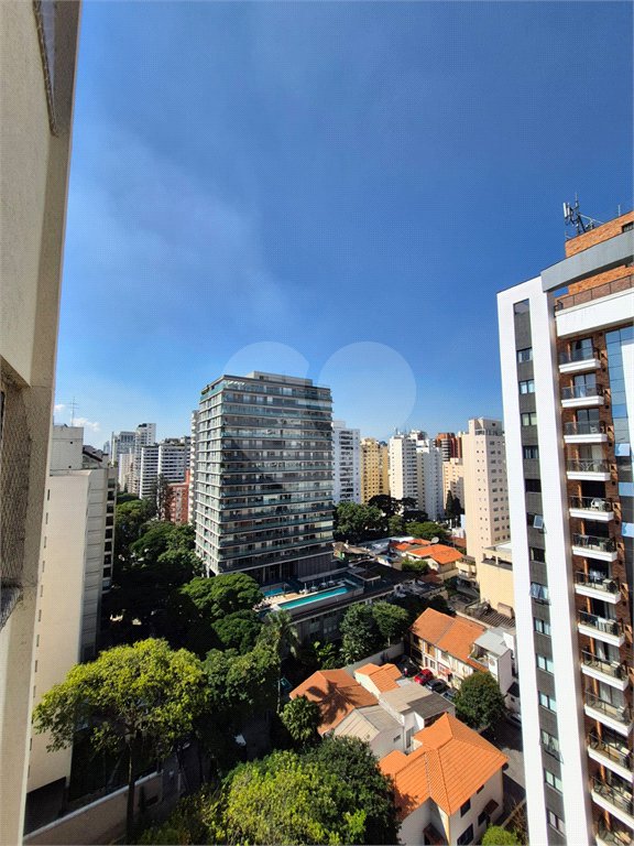 Apartamento para venda em Moema com 2 quartos, sendo 1 suíte, 1 vaga, 62 m²