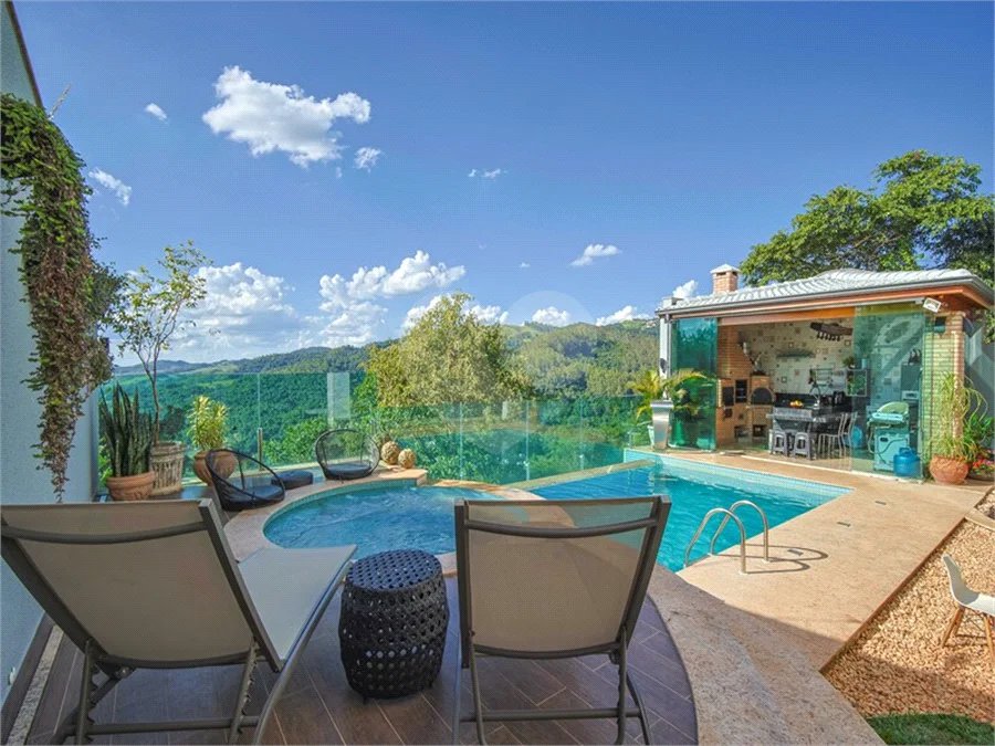 Casa à venda com 5 suítes em Jardim Mirante das Estâncias, Águas de Lindóia, SP