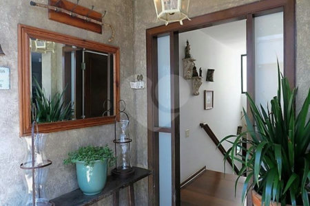 Casa à venda com 4 quartos, sendo 2 suítes, em Jardim Morumbi, São Paulo, SP
