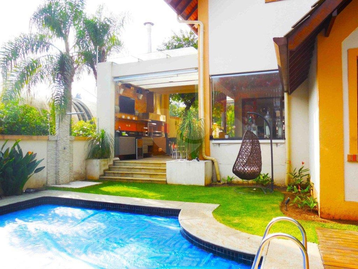 Casa à venda com 4 suítes no condomínio Vilaggio Monte Alegre, São Paulo - SP