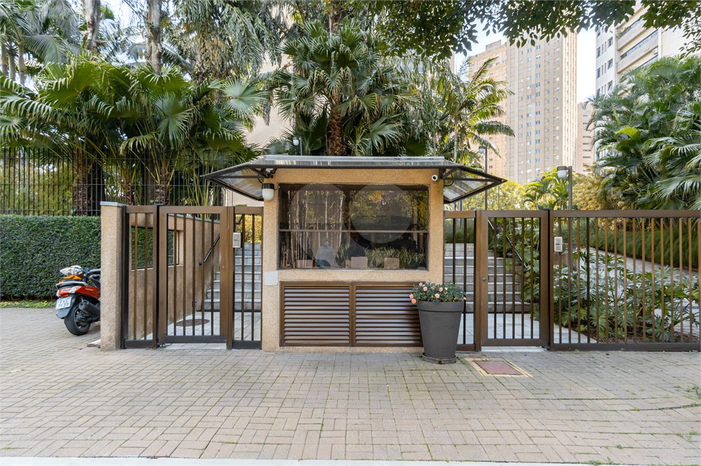 Duplex à venda com 6 quartos, sendo 4 suítes, em Alto de Pinheiros, São Paulo, SP