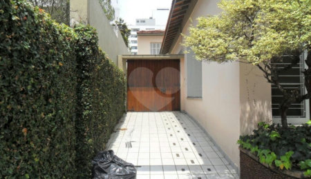 Casa Térrea para alugar com 1 quarto, sendo 3 suítes,  em Indianópolis, São Paulo, SP