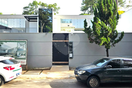 Casa à venda com 3 suítes no condomínio Residencial Heron 140, São Paulo - SP