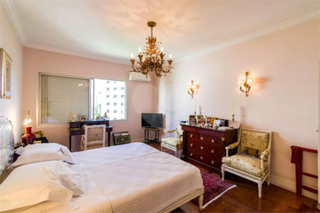 Apartamento à venda com 4 quartos, sendo 2 suítes, em Real Parque, São Paulo, SP