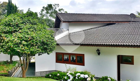 Casa à venda com 4 suítes no condomínio Alpes da Cantareira, Mairiporã - SP