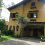 Casa à venda com 4 quartos, sendo 2 suítes, no condomínio Vila das Flores, São Paulo - SP