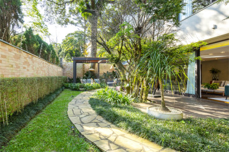 Casa à venda com 4 suítes no condomínio Vila Flora, São Paulo - SP