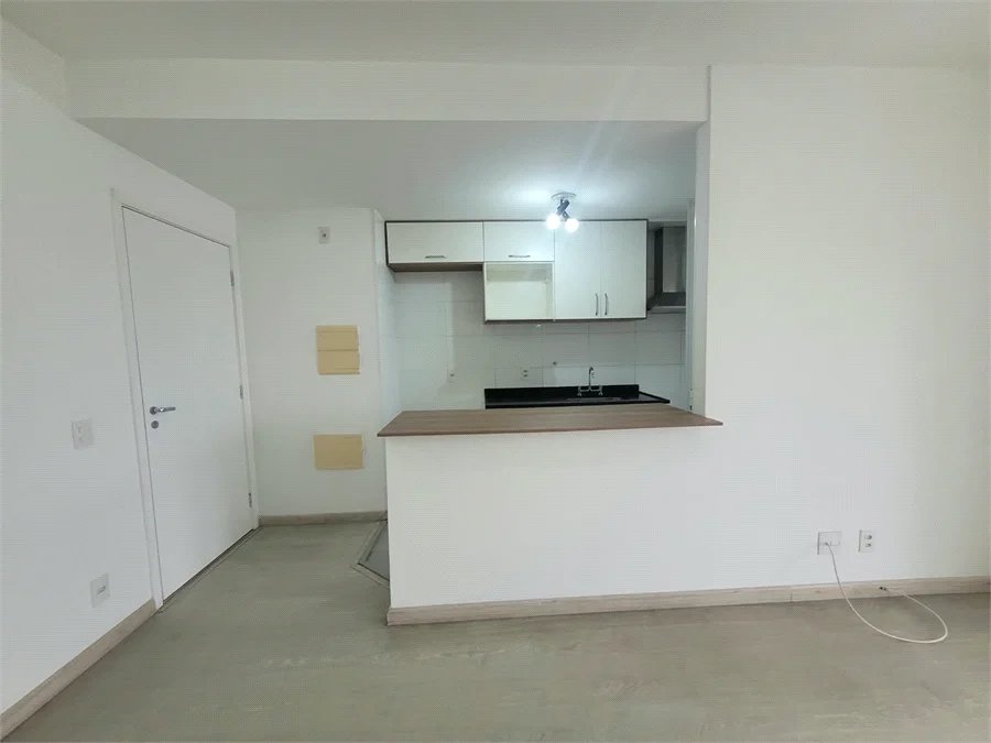 Apartamento à venda com 2 quartos em Vila Anastácio, São Paulo, SP