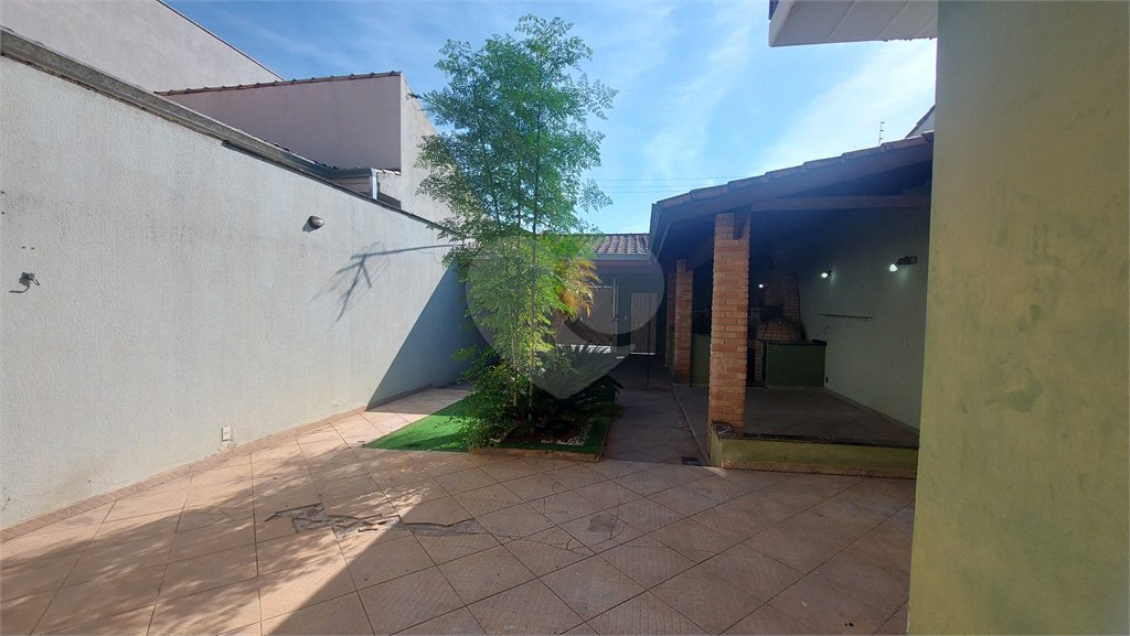 Sobrado à venda com 3 quartos, sendo 1 suíte, em Wanel Ville, Sorocaba, SP