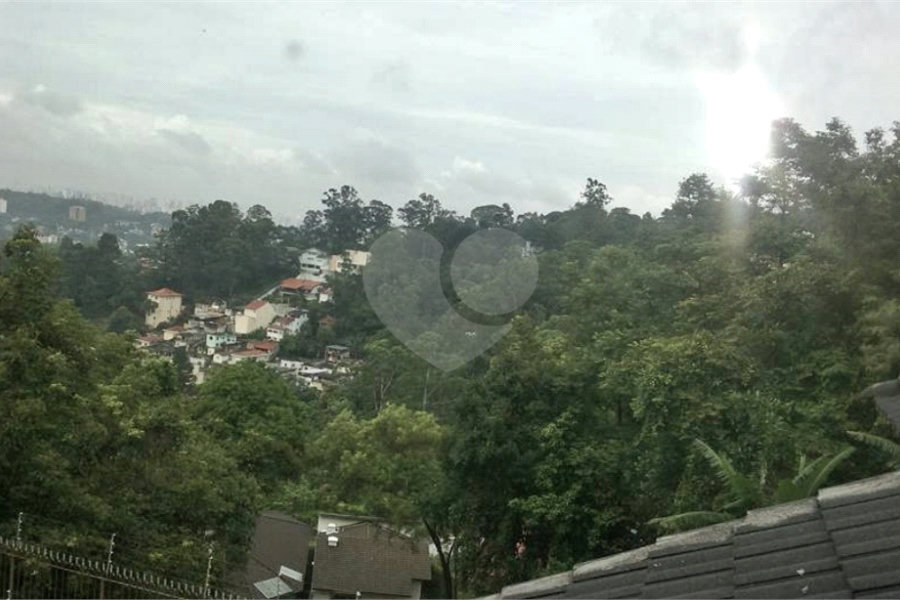 Sobrado à venda com 6 quartos, sendo 4 suítes, em Tremembé, São Paulo, SP