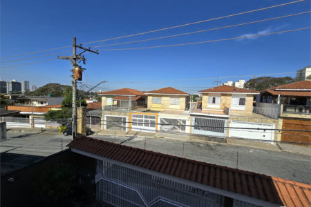 Sobrado à venda com 4 quartos, sendo 1 suíte,  em Vila Jaguara, São Paulo, SP