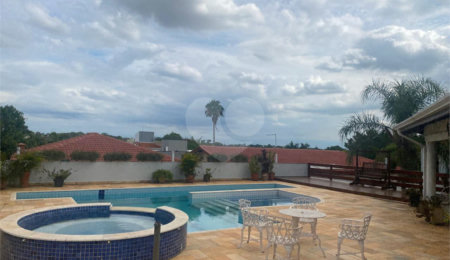 Casa à venda com 5 quartos, sendo 3 suítes, no condomínio Zuleika Jabour, Salto - SP