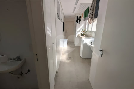 Apartamento à venda com 4 quartos, sendo 1 suíte, em Campo Belo, São Paulo, SP
