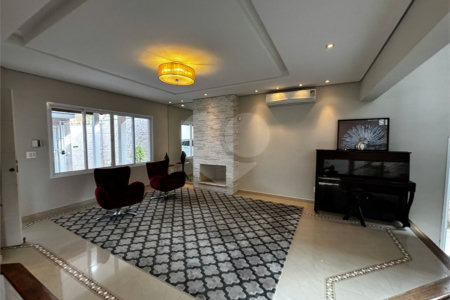 Casa à venda com 4 quartos, sendo 3 suítes,  em Vila Oliveira, Mogi das Cruzes, SP