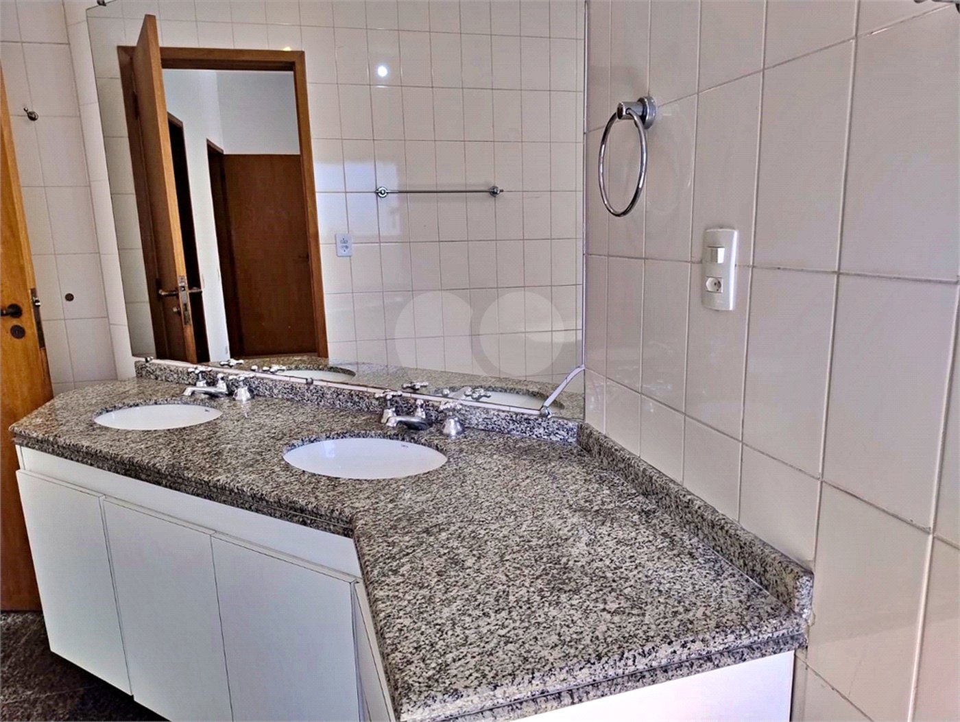 Apartamento à venda com 4 quartos, sendo 2 suítes,  em Indianópolis, São Paulo, SP