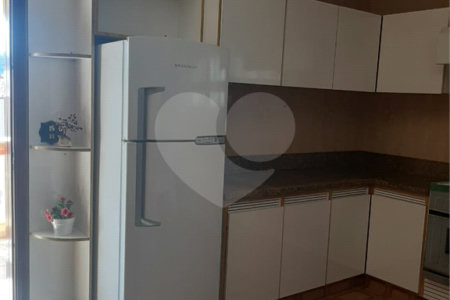 Casa à venda com 3 quartos, sendo 1 suíte, no Centro, Vinhedo, SP