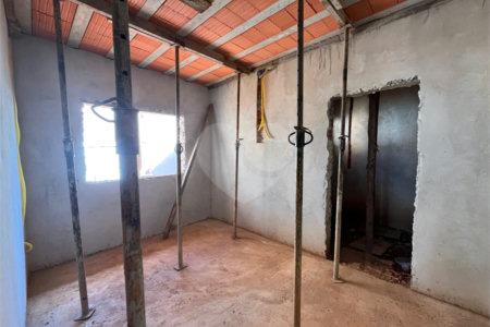 Casa à venda com 2 quartos, sendo 1 suíte,  no condomínio Tivolli, Itapetininga - SP