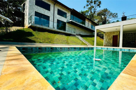 Casa à venda com 4 suítes no condomínio Associação Portal Ouro Verde, Atibaia - SP