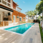 Casa à venda com 5 quartos, sendo 4 suítes, no condomínio Figueira Garden, Atibaia - SP