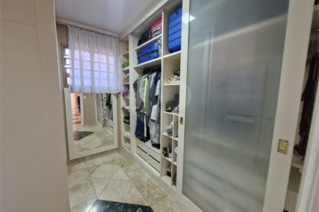 Casa à venda com 4 suítes no condomínio Villa Viana II, Cotia - SP