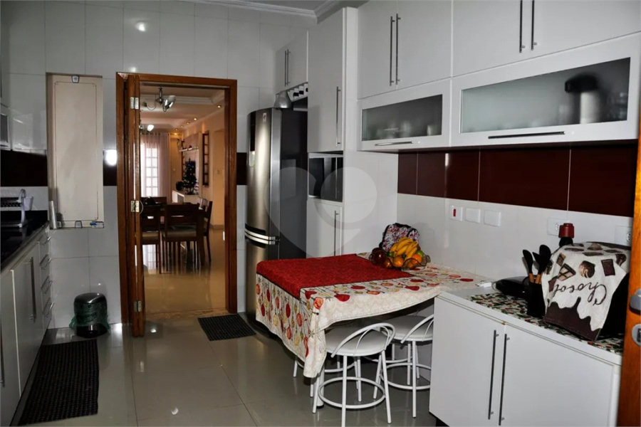 Sobrado à venda com 3 quartos, sendo 1 suíte, em Jaraguá, São Paulo, SP