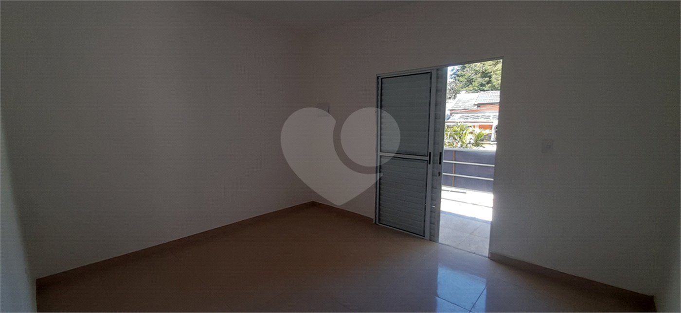 Sobrado à venda com 3 quartos, sendo 1 suíte, em Serra da Cantareira, Mairiporã, SP
