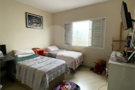 Casa à venda com 3 quartos, sendo 1 suíte,  em Vila Oliveira, Mogi das Cruzes, SP