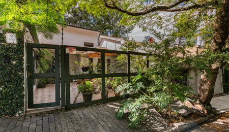 Sobrado à venda com 4 quartos, sendo 2 suítes,  em Vila Madalena, São Paulo, SP
