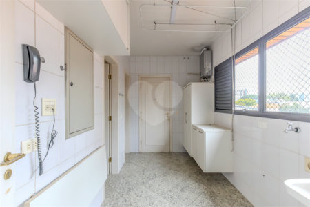 Apartamento à venda com 4 suítes em Moema, São Paulo, SP