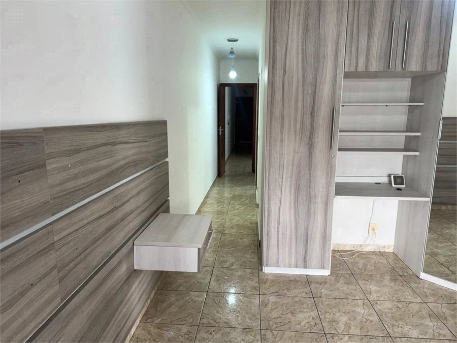 Sobrado à venda ou para alugar com 3 suítes em Vila Sônia, São Paulo, SP