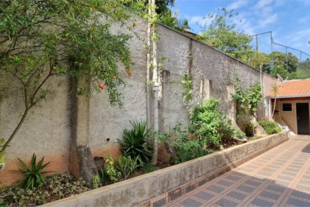 Casa à venda com 3 quartos, sendo 1 suíte, no condomínio Chácaras do Lago, Vinhedo - SP
