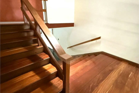 Sobrado à venda com 5 quartos, sendo 3 suítes,  em Jardim Leonor, São Paulo, SP