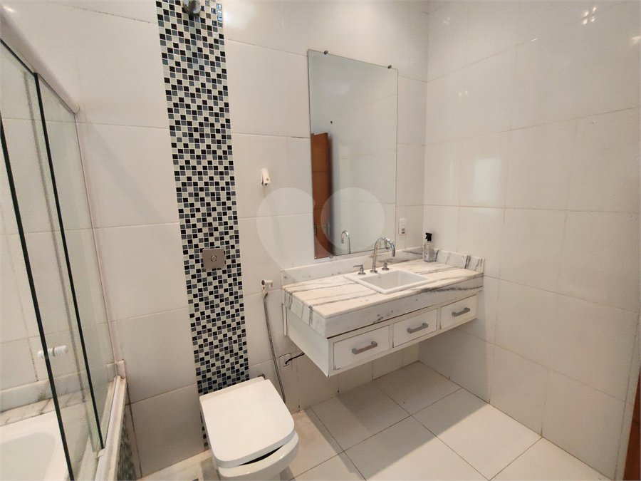 Sobrado à venda com 3 quartos, sendo 2 suítes, em Jardim Itália, Itapetininga, SP