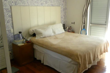 Casa à venda com 3 quartos, sendo 1 suíte, no condomínio Villas de São Francisco, São Paulo - SP