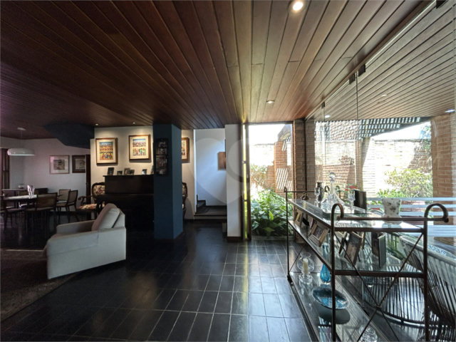 Casa de Vila à venda com 3 quartos, sendo 1 suíte,  em Granja Julieta, São Paulo, SP