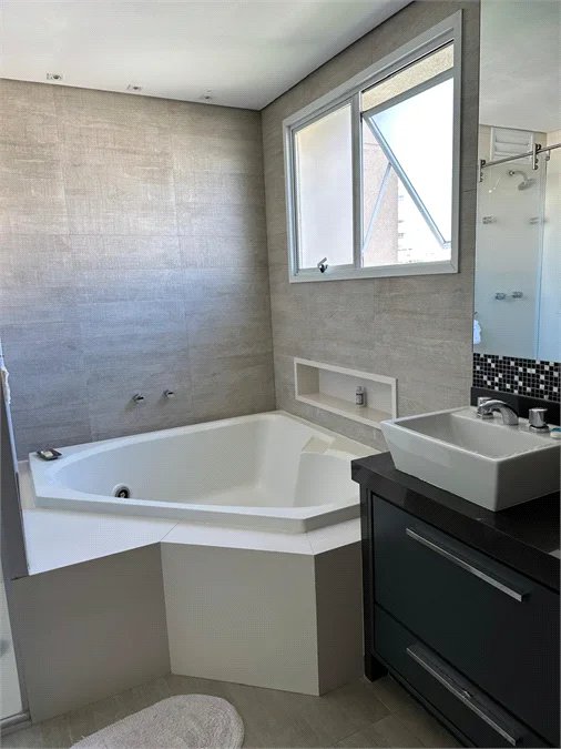 Apartamento à venda com 3 suítes em Vila Suzana, São Paulo, SP