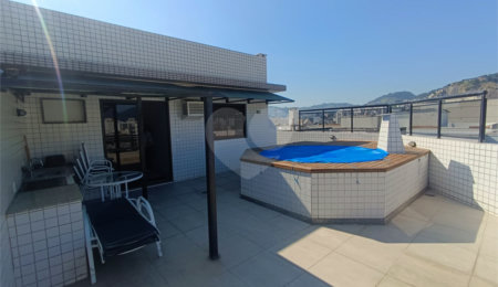 Cobertura à venda com 3 quartos, sendo 1 suíte,  em Tijuca, Rio de Janeiro, RJ
