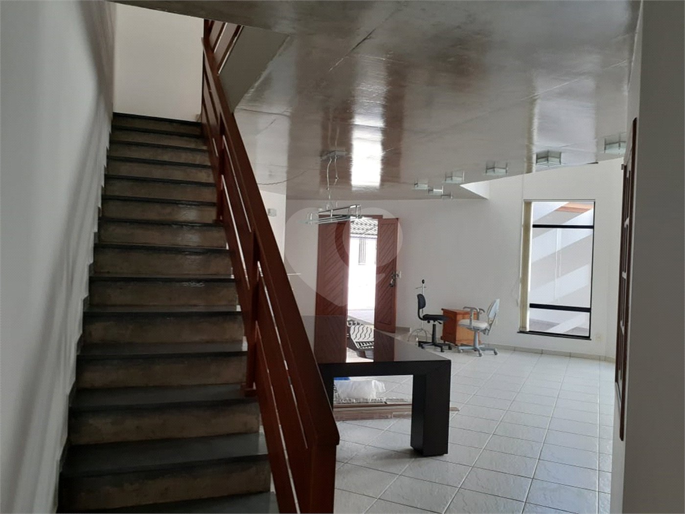 Sobrado à venda com 4 quartos, sendo 2 suítes,  em Tremembé, São Paulo, SP
