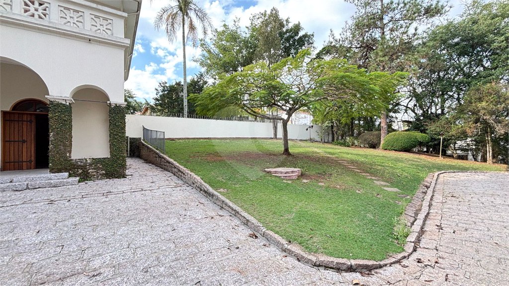 Sobrado à venda ou para alugar com 15 quartos em Tremembé, São Paulo, SP