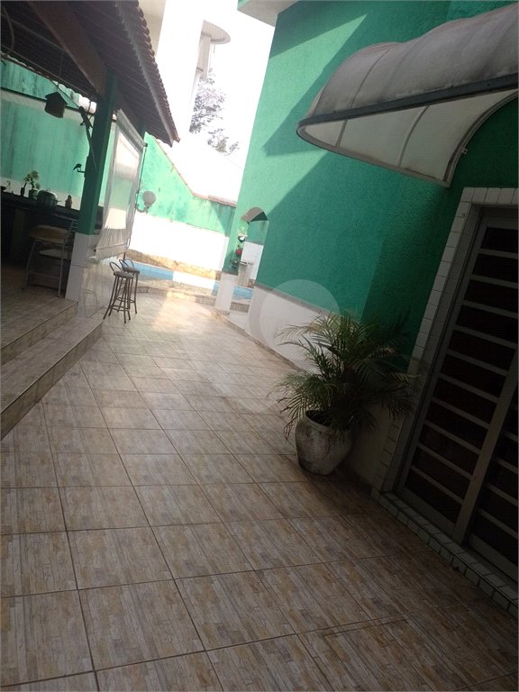 Sobrado à venda com 6 quartos, sendo 2 suítes, em Tremembé, São Paulo, SP