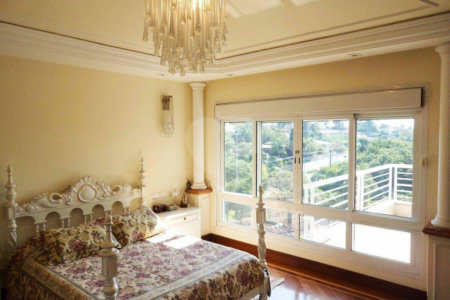 Casa à venda com 5 suítes em Jardim Leonor, São Paulo, SP